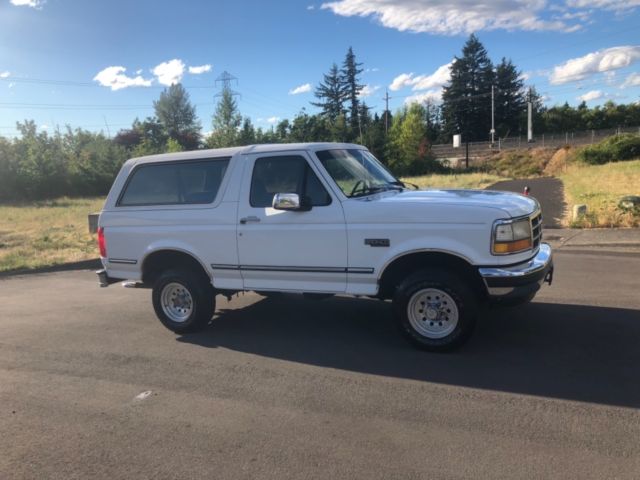 1992 White Ford Bronco SUV