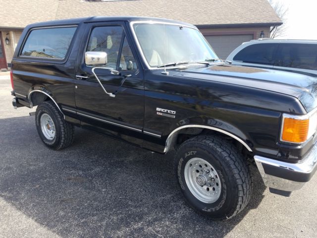 1991 Black Ford Bronco SUV