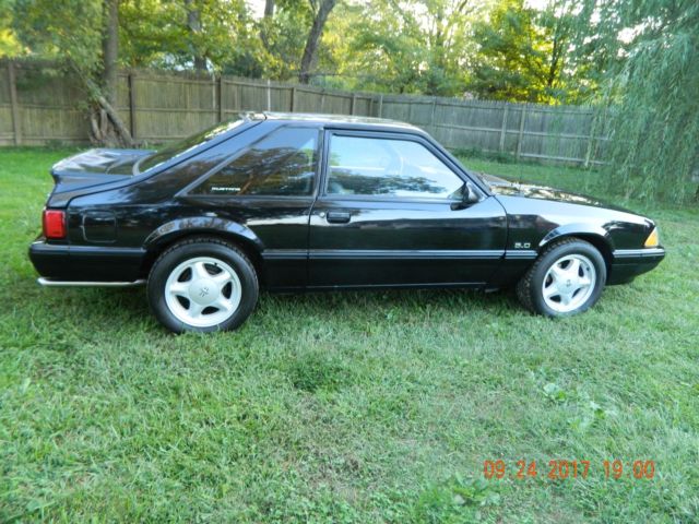 1991 Black Ford Mustang Coupe