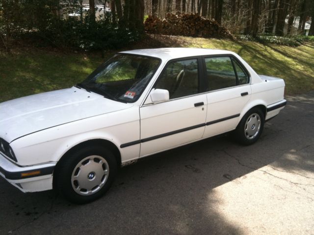 1991 White BMW 3-Series Sedan