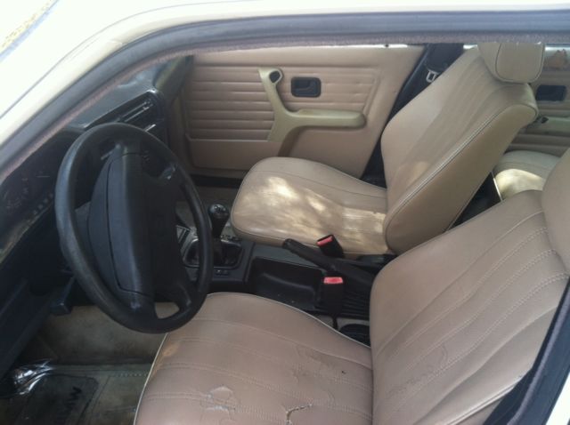 1991 White BMW 3-Series Sedan