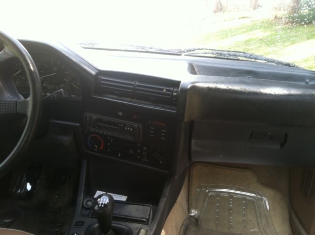 1991 White BMW 3-Series Sedan