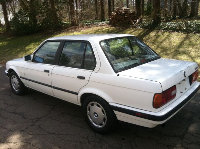 1991 White BMW 3-Series Sedan