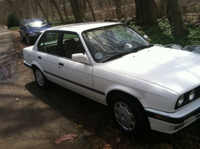 1991 White BMW 3-Series Sedan