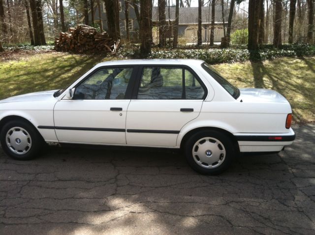 1991 White BMW 3-Series Sedan