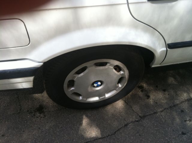 1991 White BMW 3-Series Sedan