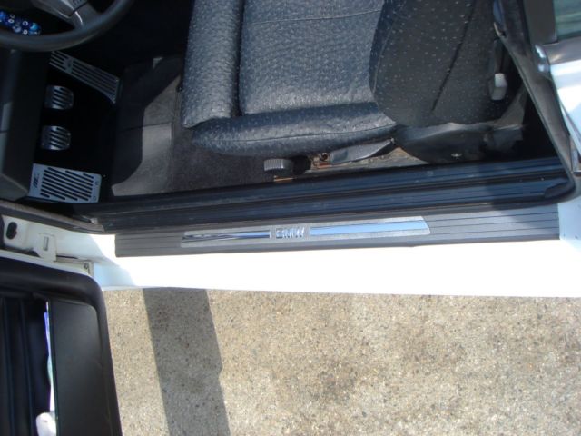 1991 PearlWhite BMW 3-Series Convertible
