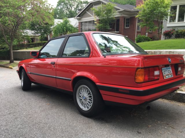1991 Red BMW 3-Series Coupe