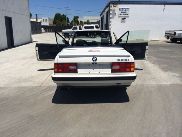 1991 White BMW 3-Series Convertible