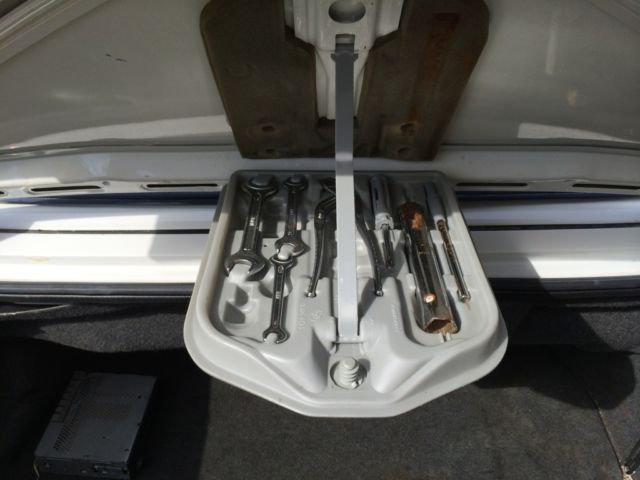 1991 White BMW 3-Series Convertible