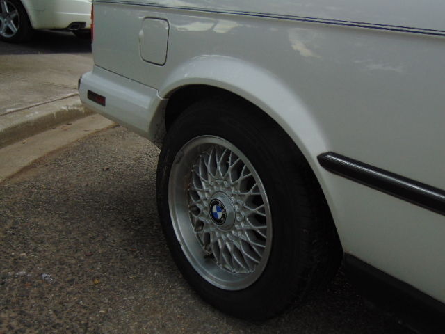 1991 WHITE BMW 3-Series Convertible