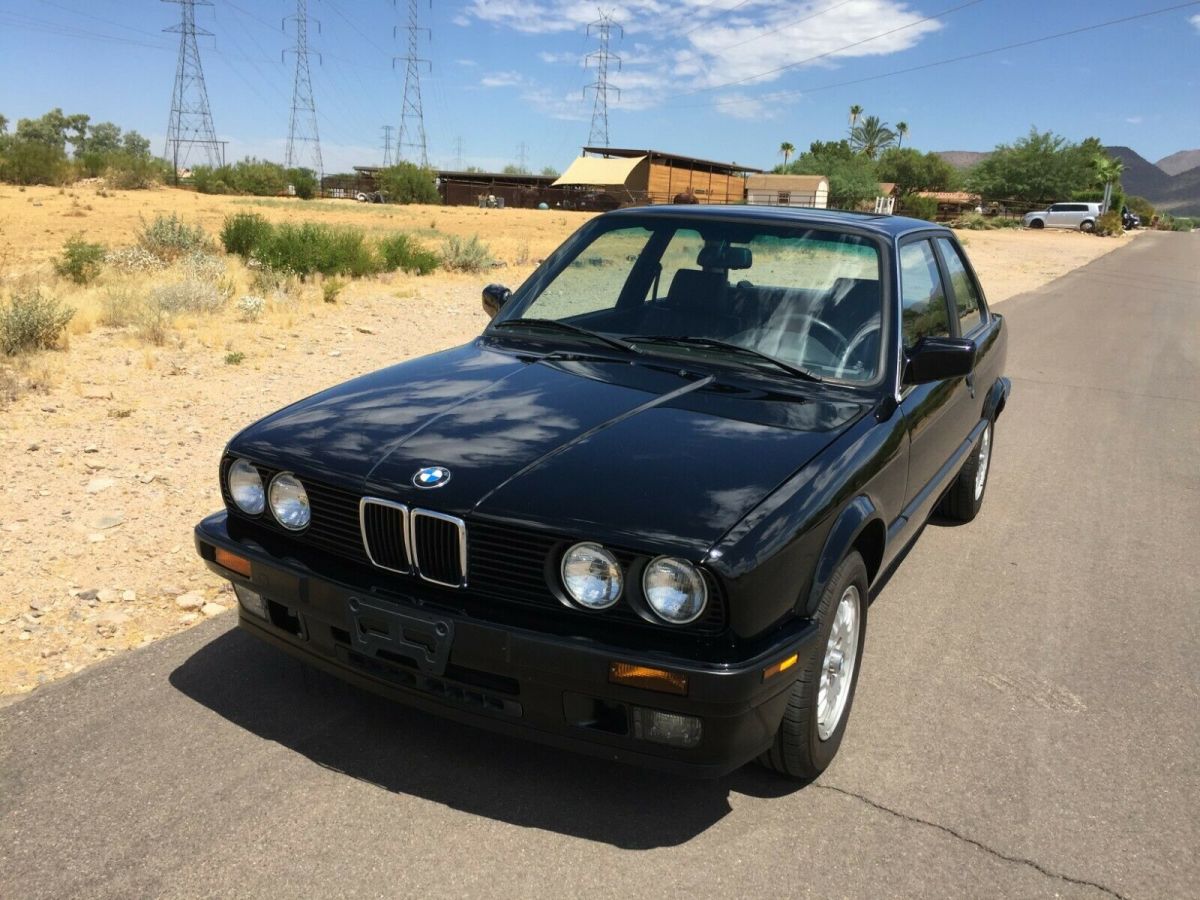1991 Black BMW 3-Series Sedan