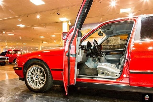 1991 Red BMW 5-Series --