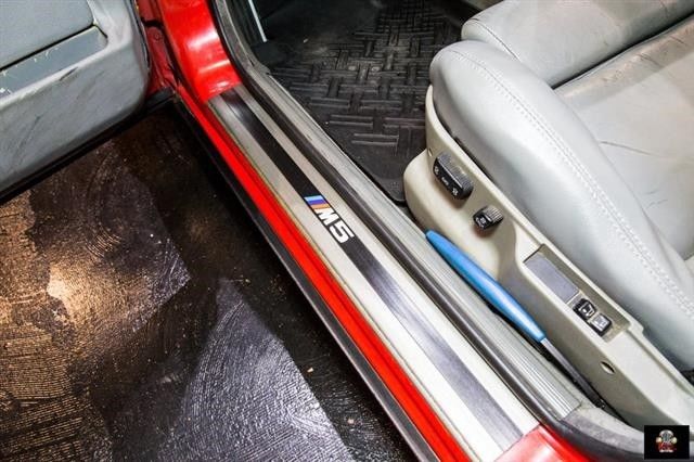 1991 Red BMW 5-Series --