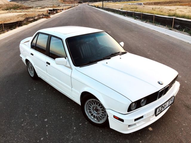 1991 Alpine White II BMW 3-Series Sedan