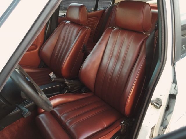 1991 Alpine White II BMW 3-Series Sedan