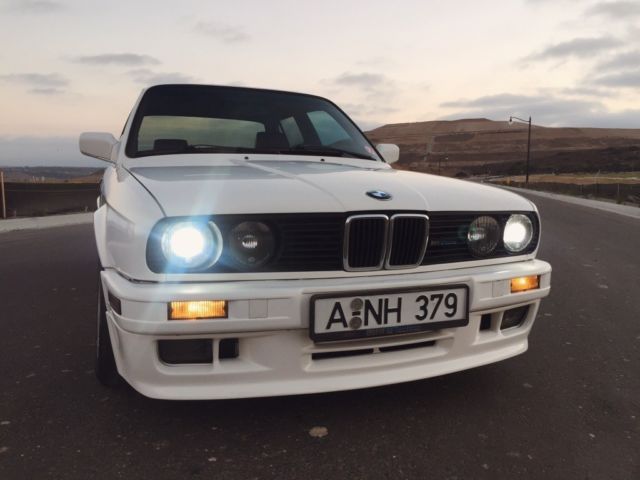1991 Alpine White II BMW 3-Series Sedan