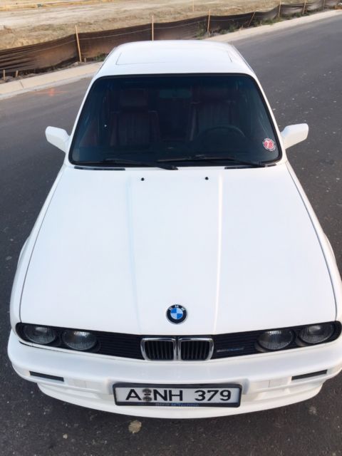 1991 Alpine White II BMW 3-Series Sedan
