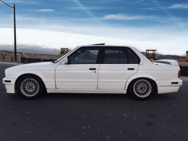 1991 Alpine White II BMW 3-Series Sedan
