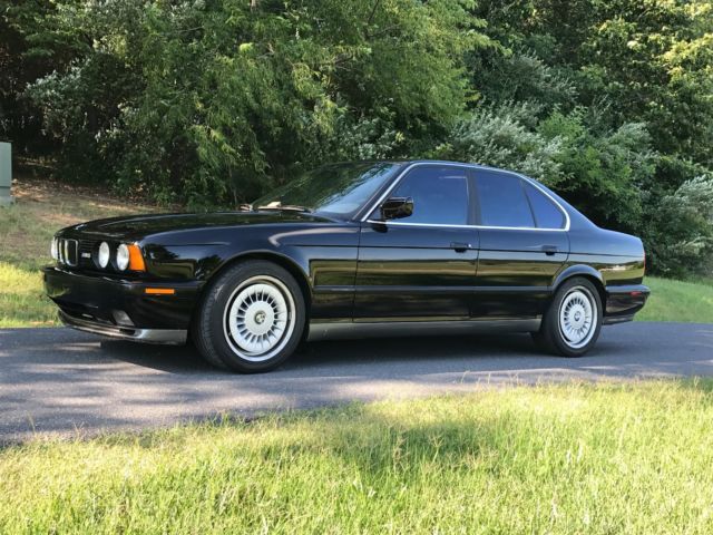 1991 Black BMW M5 Sedan