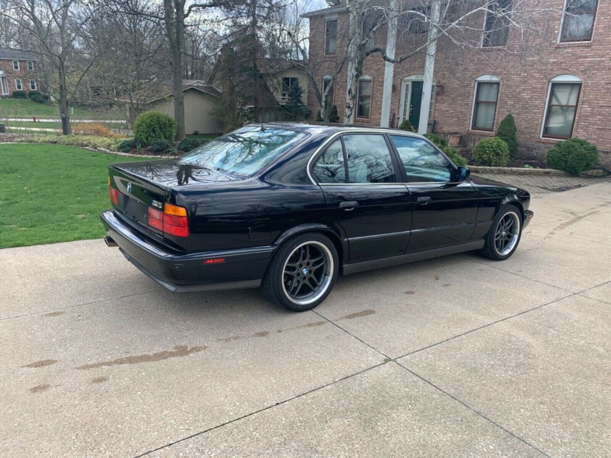 1991 Black BMW M5 Sedan