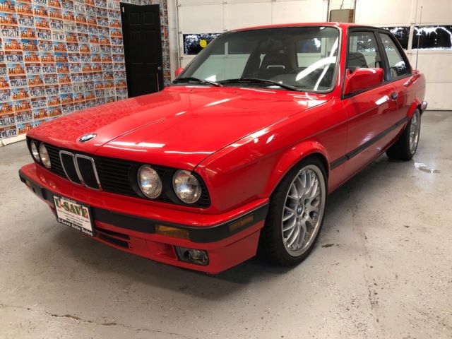 1991 Red BMW 3-Series Coupe