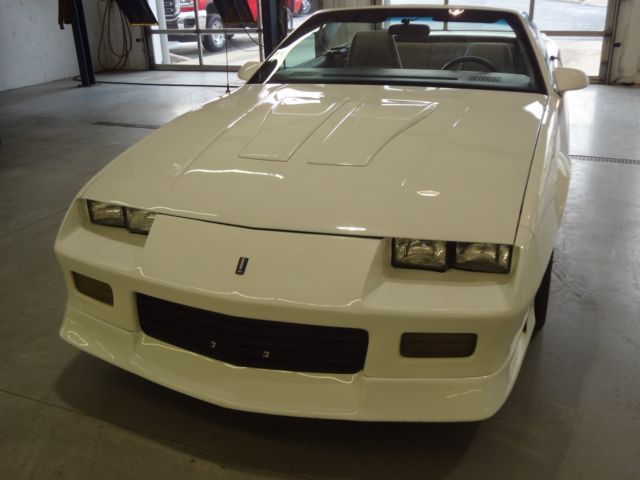 1991 White Chevrolet Camaro Convertible