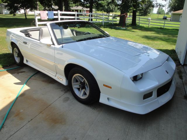 1991 White Chevrolet Camaro Convertible