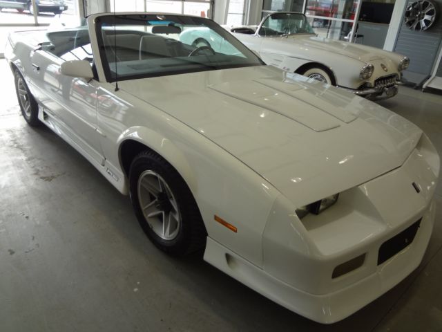 1991 White Chevrolet Camaro Convertible