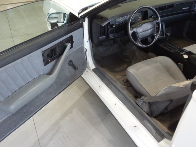 1991 White Chevrolet Camaro Convertible
