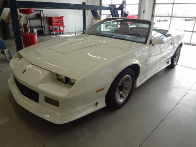 1991 White Chevrolet Camaro Convertible