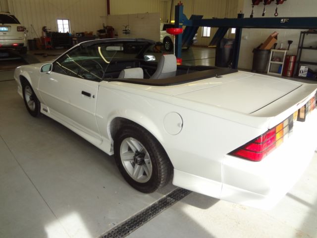 1991 White Chevrolet Camaro Convertible