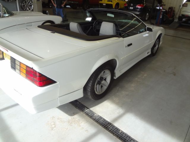 1991 White Chevrolet Camaro Convertible
