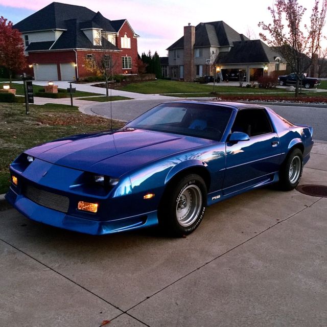 1991 White Chevrolet Camaro Coupe