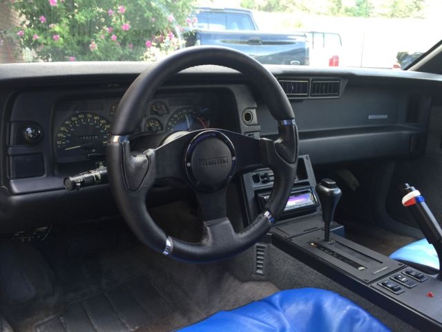 1991 White Chevrolet Camaro Coupe
