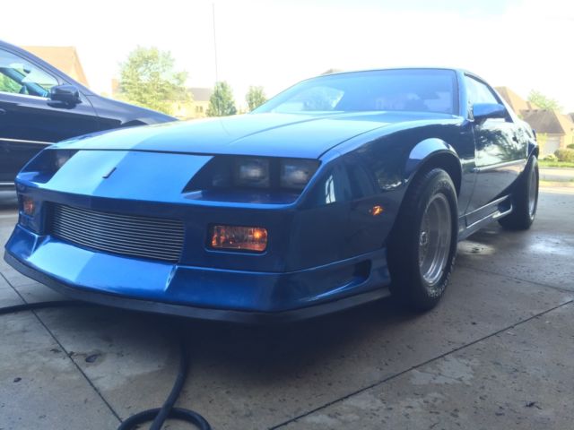 1991 White Chevrolet Camaro Coupe