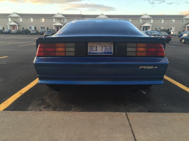 1991 White Chevrolet Camaro Coupe
