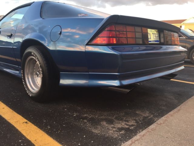 1991 White Chevrolet Camaro Coupe