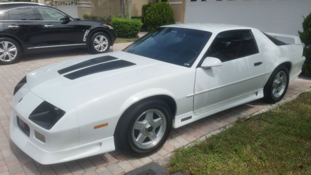 1991 white Chevrolet Camaro Coupe