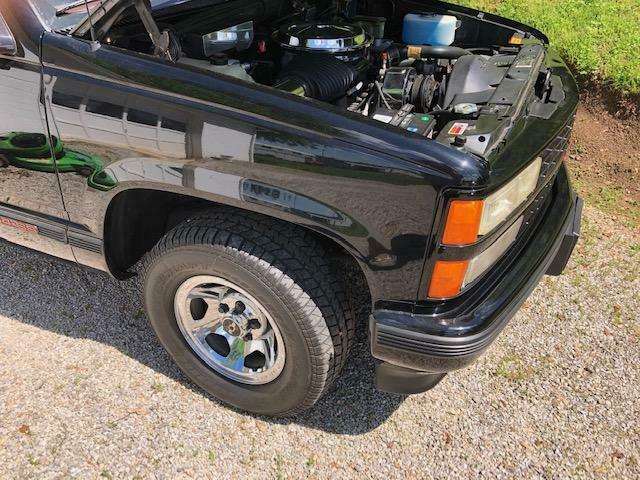 1991 Black Chevrolet C/K Pickup 1500 Standard Cab Pickup