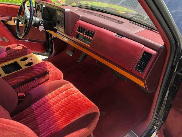 1991 Black Chevrolet C/K Pickup 1500 Standard Cab Pickup