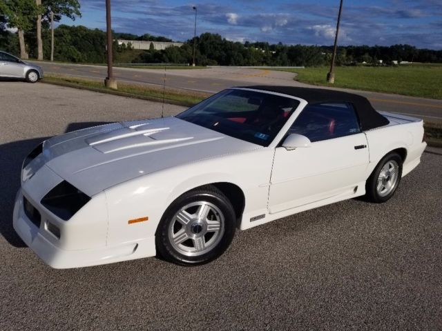 1991 White Chevrolet Camaro --