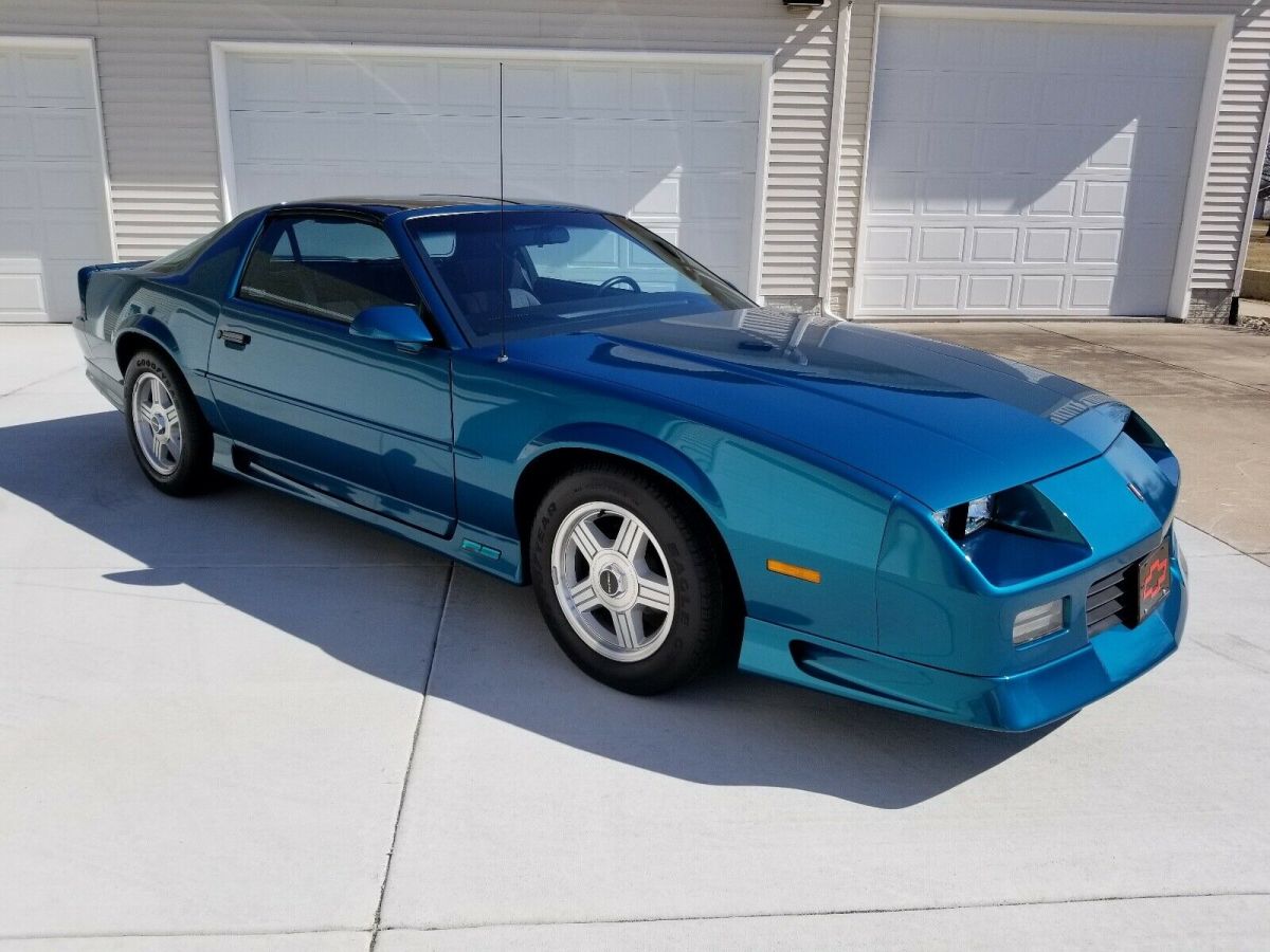 1991 Green Chevrolet Camaro