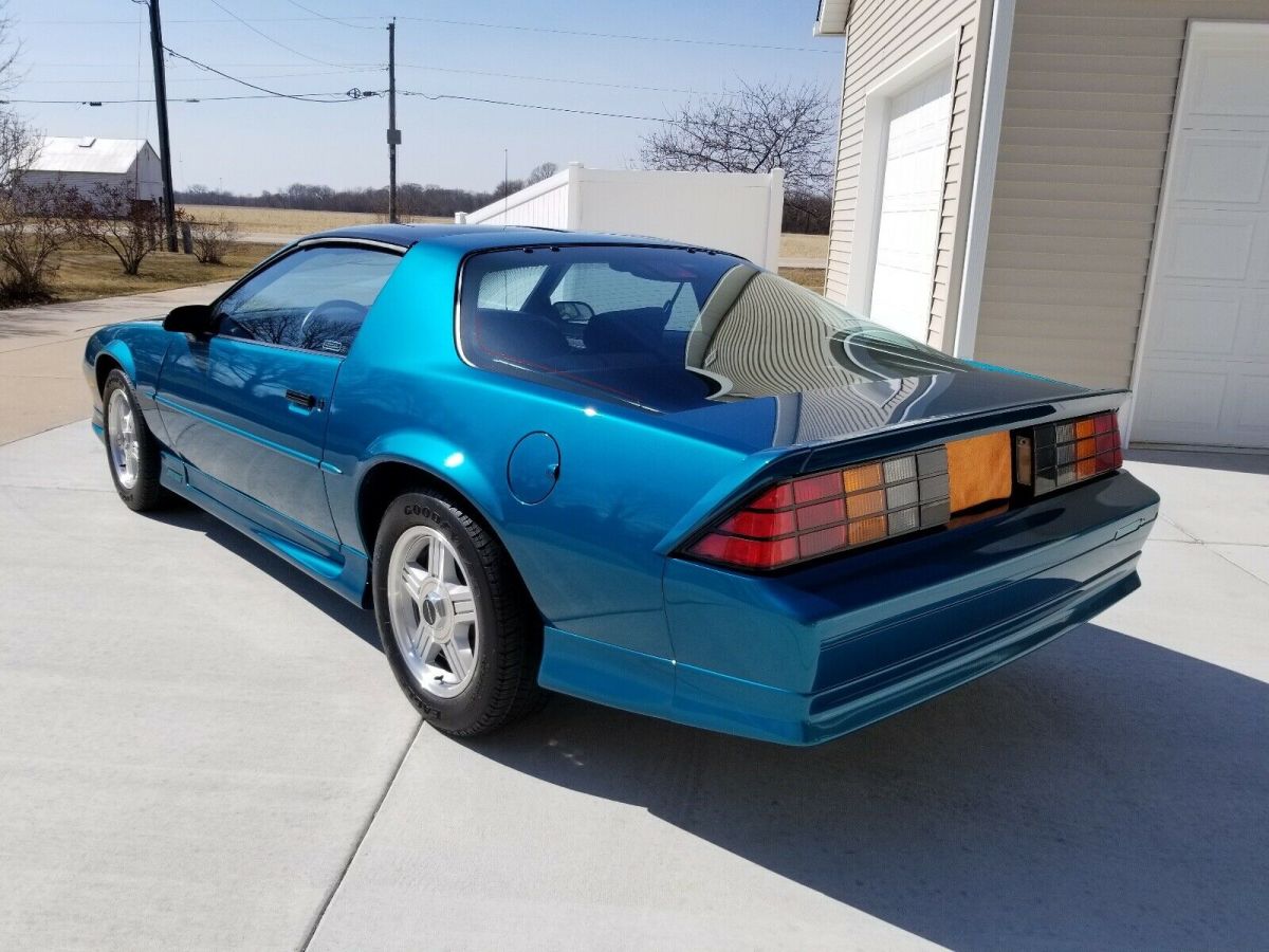 1991 Green Chevrolet Camaro