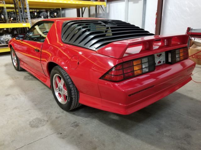 1991 BRIGHT RED 81U Chevrolet Camaro