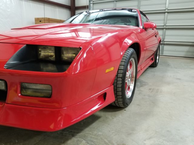 1991 BRIGHT RED 81U Chevrolet Camaro