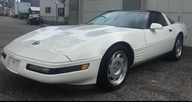 1991 White Chevrolet Corvette