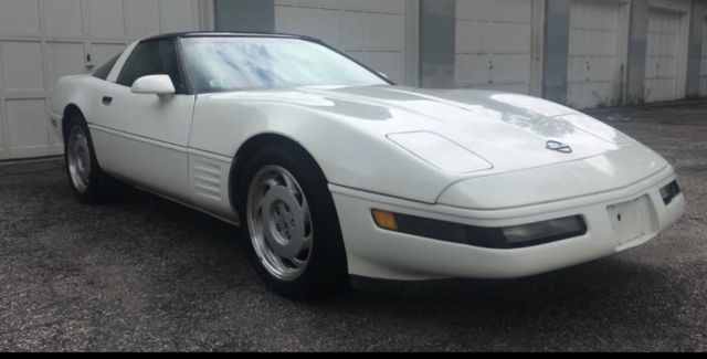 1991 White Chevrolet Corvette