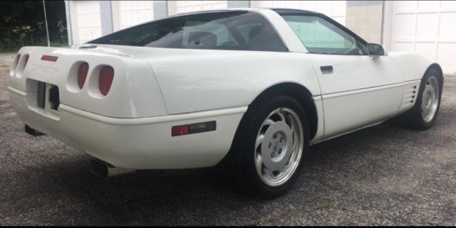 1991 White Chevrolet Corvette