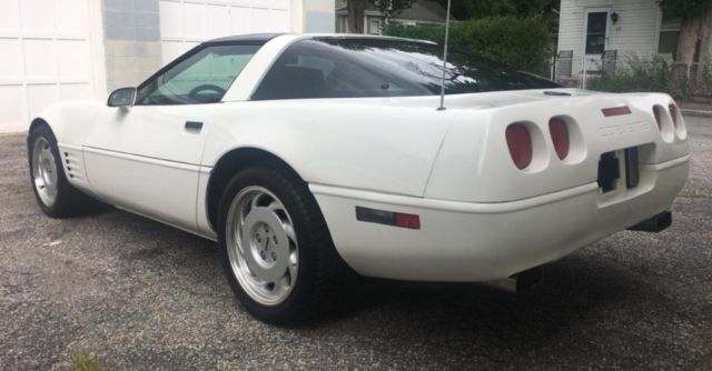 1991 White Chevrolet Corvette